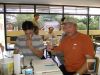 P9240021_Lyn_and_John_Porter_judging.jpg